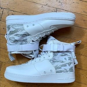 Nike Air Force 1 Mid ‘07 Winter Camo White 8.5